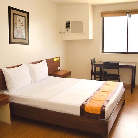 M Suites Hotel Makati City Kültér fotó