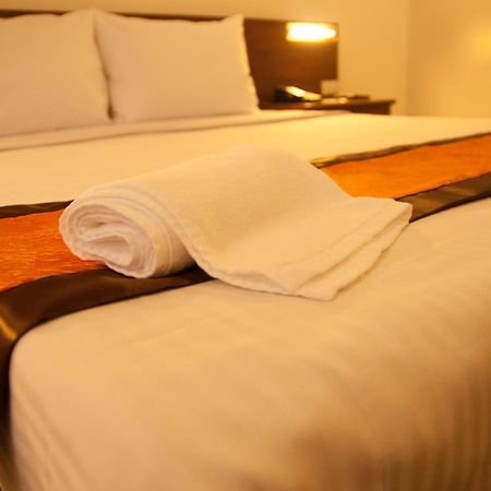 M Suites Hotel Makati City Kültér fotó