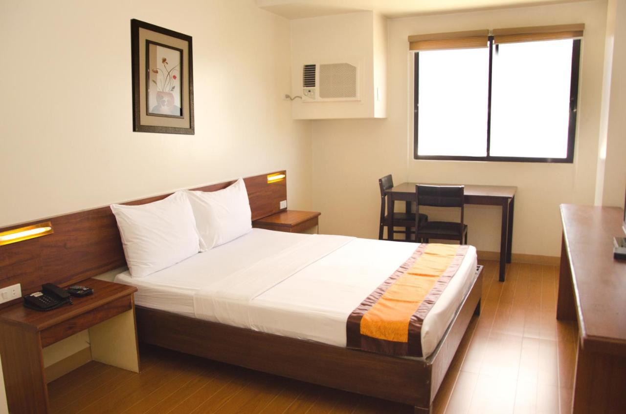 M Suites Hotel Makati City Kültér fotó