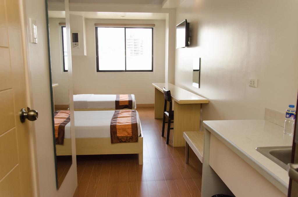 M Suites Hotel Makati City Kültér fotó