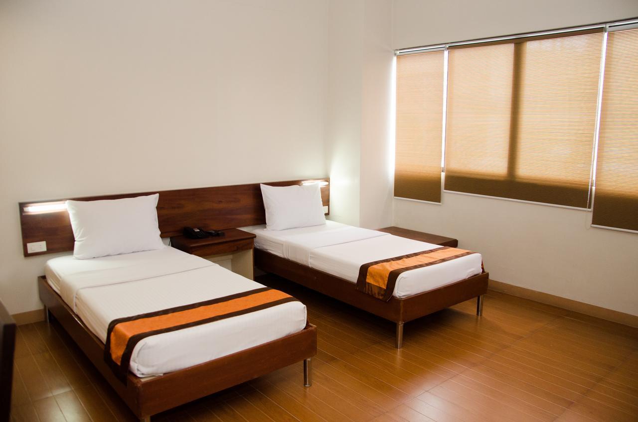 M Suites Hotel Makati City Kültér fotó
