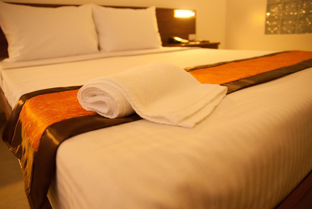 M Suites Hotel Makati City Kültér fotó