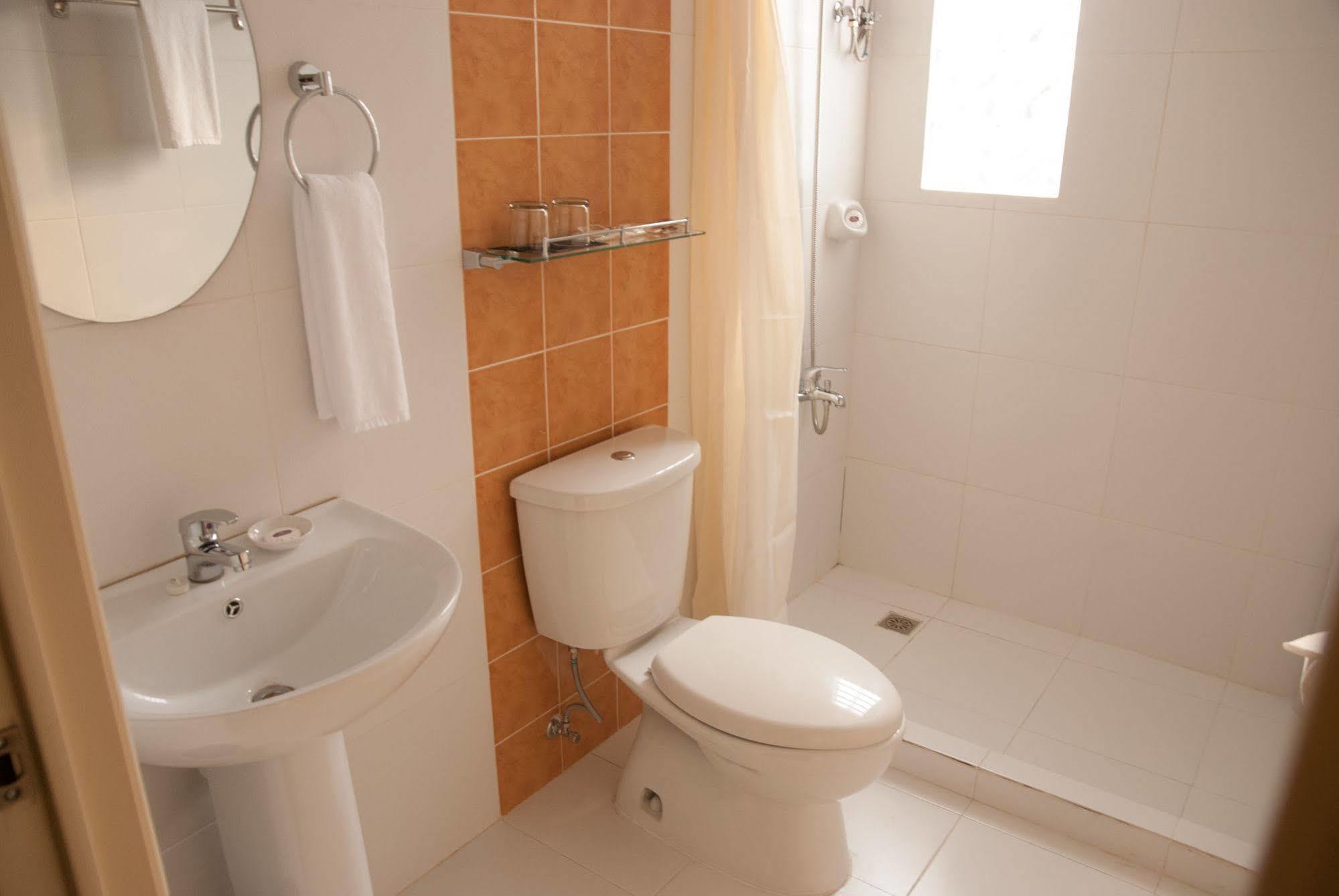 M Suites Hotel Makati City Kültér fotó
