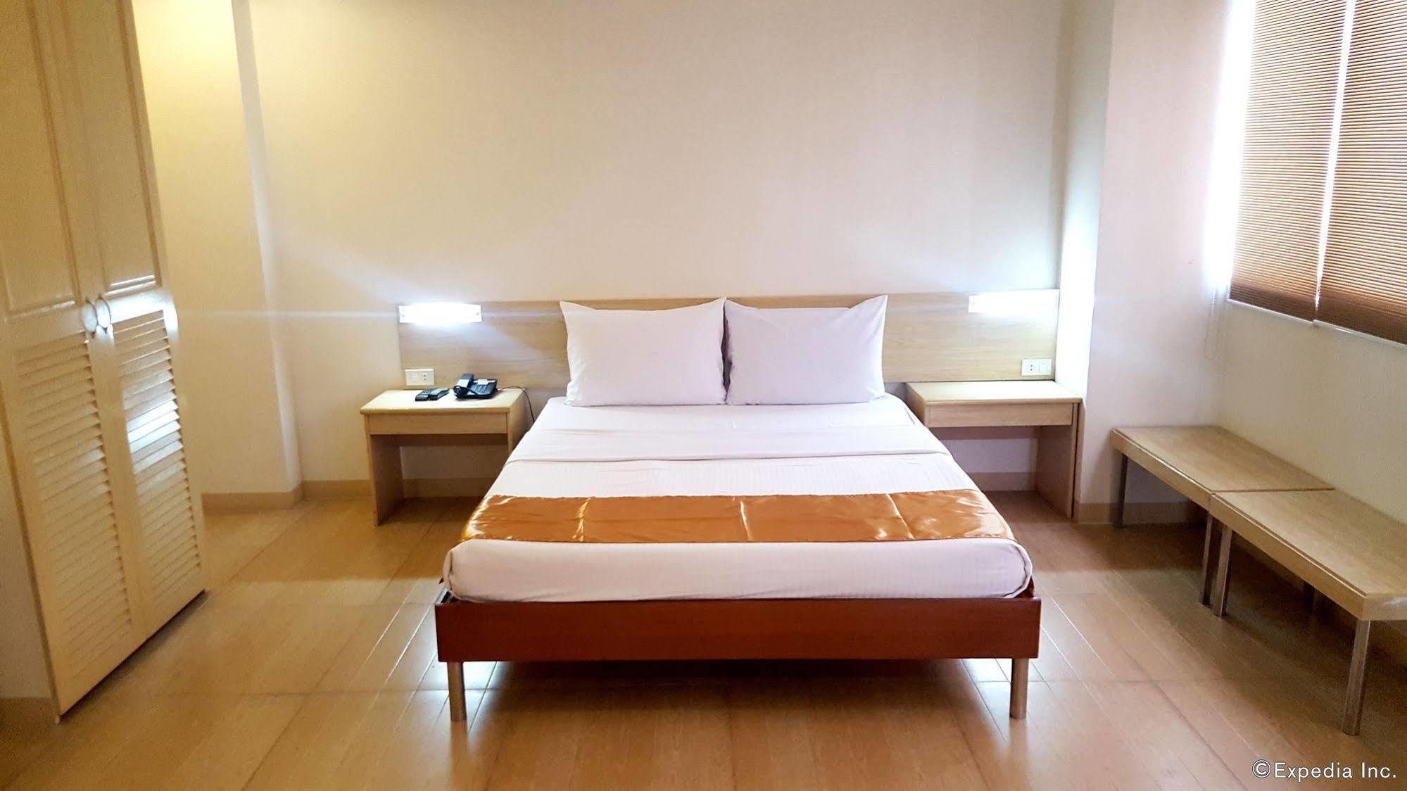 M Suites Hotel Makati City Kültér fotó