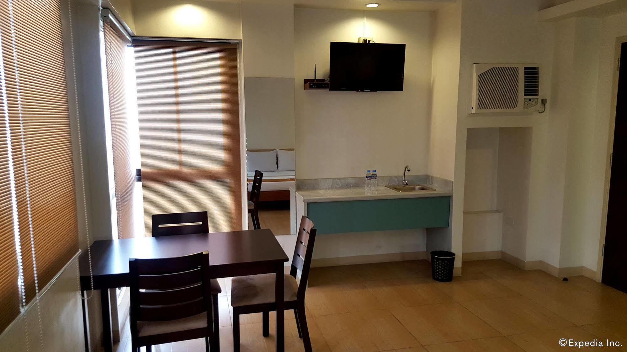 M Suites Hotel Makati City Kültér fotó