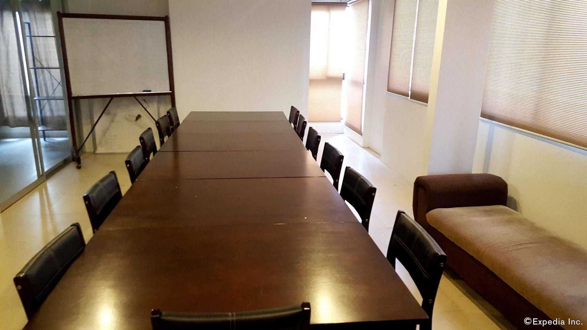 M Suites Hotel Makati City Kültér fotó